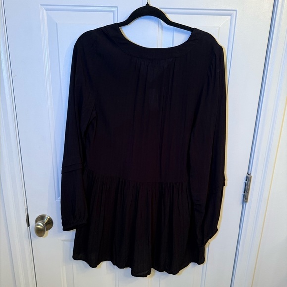 Reitmans - Long-Sleeve V-Neck Tunic with Tiered Hem - Picture 5 of 8